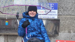 Tipperary teenager continues autism rights protest at Dáil with fractured knee 