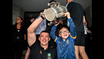 IN PICTURES: See the Tipperary hurlers bring smiles to kids in Crumlin Children's Hospital!