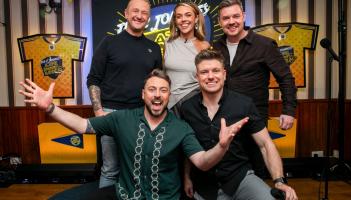 Irish comedy legends confirmed for tonight's episode of The 2 Johnnies Late Night Lock In