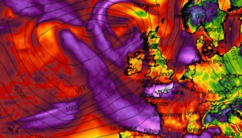 Met &Eacute;ireann issues grim weekend weather forecast for Ireland with two hazards