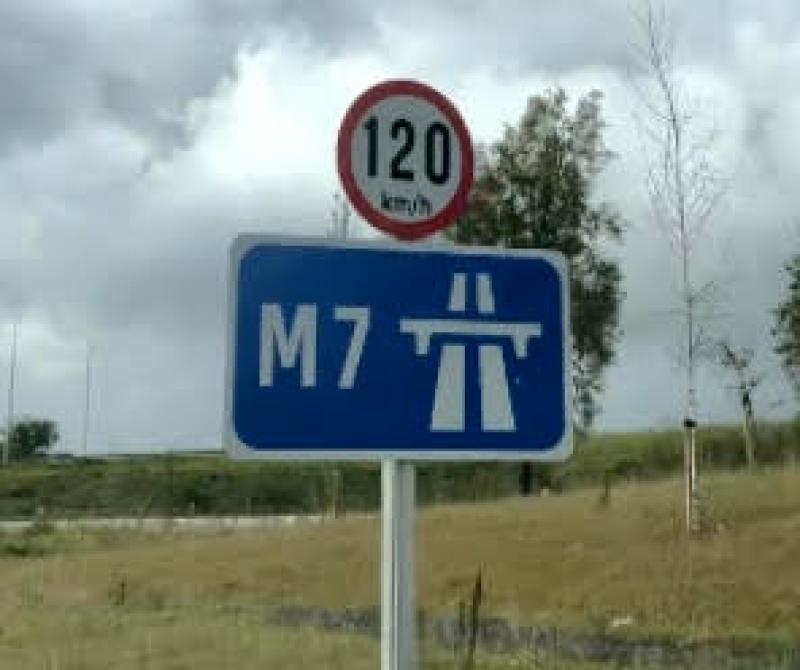 Terrifying incident as lorry driver caught scrolling through phone on M7 motorway