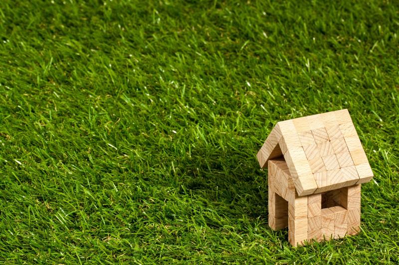 Councillor asks Tipperary County Council  for ‘stay of execution’ on some back garden structures