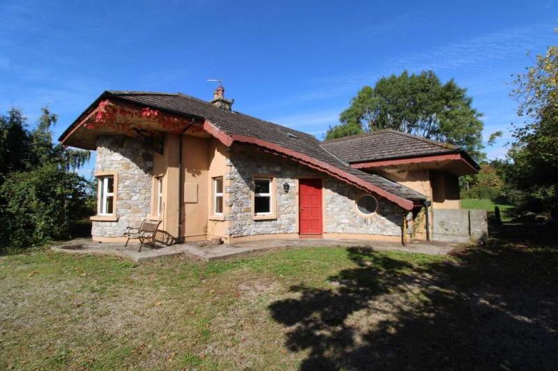This quirky little cottage close to Lough Derg could be someone’s perfect home
