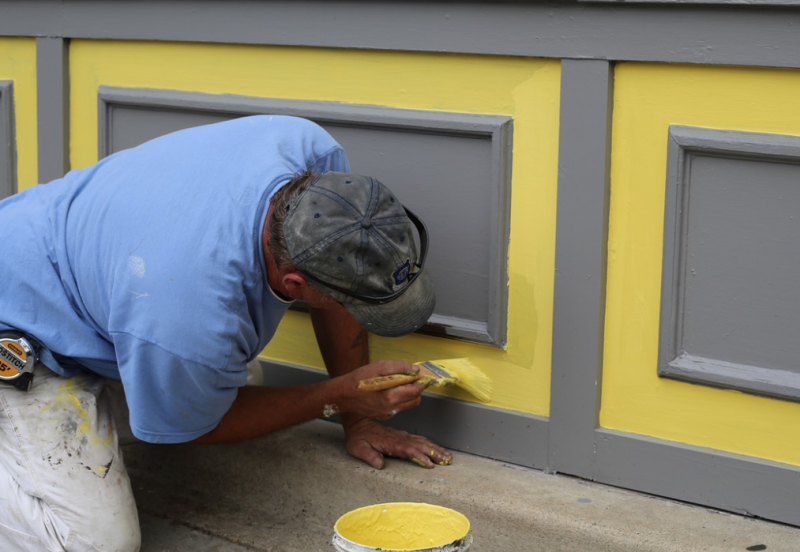 Property owners in three Tipperary towns can now seek  grants to spruce up their premises