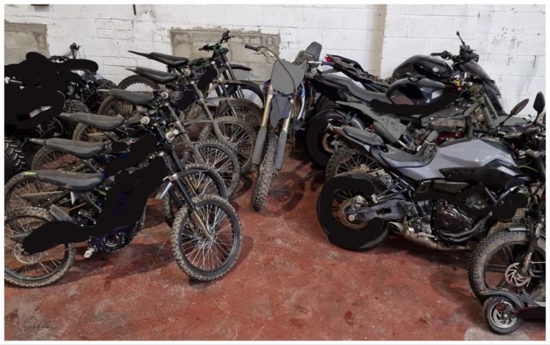 Man, 20s, arrested as thousands worth of drugs, cash and 20 vehicles seized in Garda search