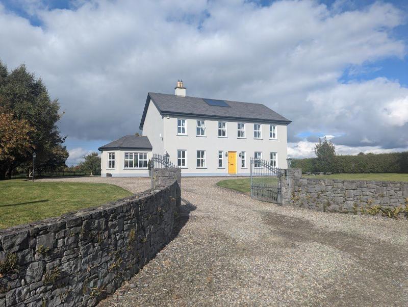 PROPERTY WATCH: Five bedroom home on sale close to Lough Derg in Tipperary
