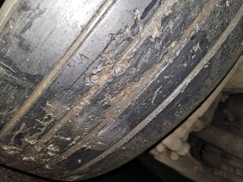 ALERT: Garda&iacute; in crash risk warning as they stop lorry with dangerously worn tyres