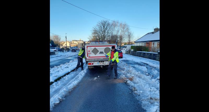 IN PICTURES: Officials on the ground removing snow around Tipperary after overnight snowfall