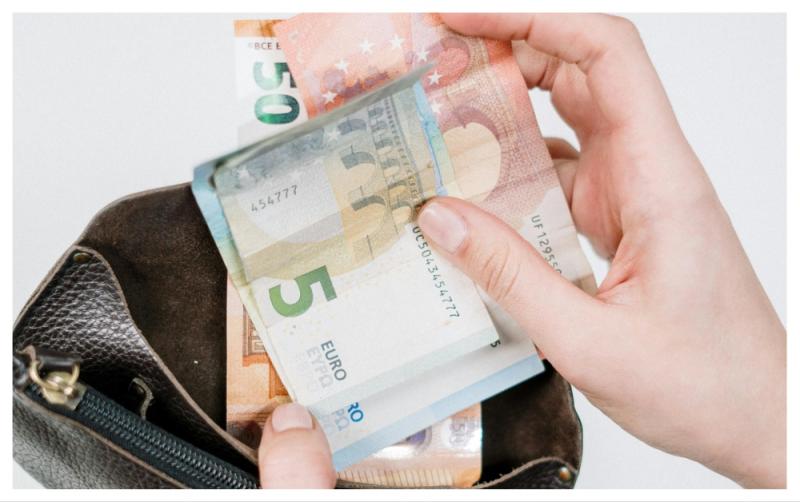 OPINION: Huge EuroMillions win shines light on Irish people stressing over bills