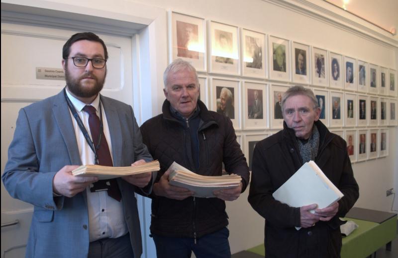 Council accused of giving 'two fingers' to Carrick-on-Suir Main Street parking petition