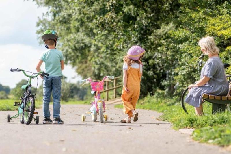 NEWS: Information event held sharing details of Cahir to Cashel Greenway project 