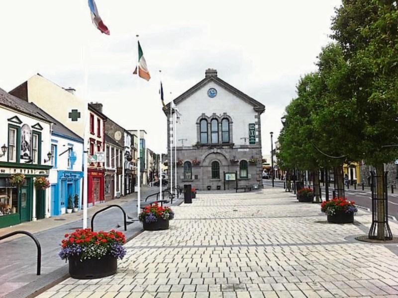 Nenagh councillor questions Department's use of town's hostel for protection applicants
