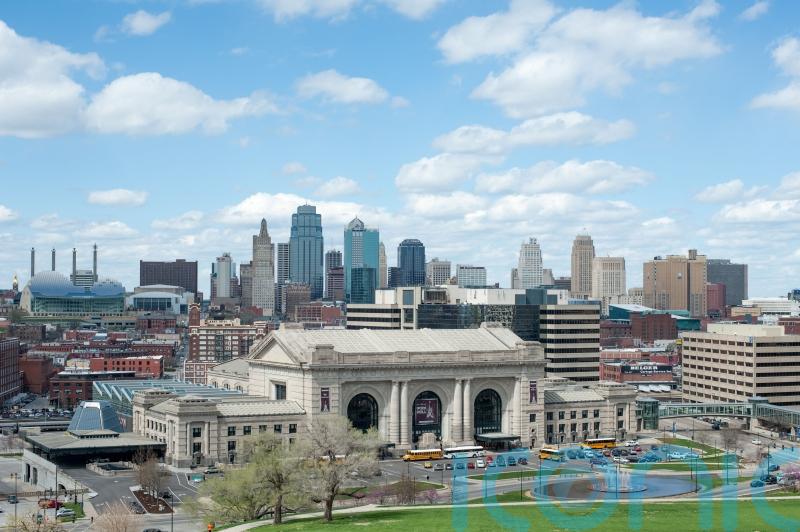 LATEST: Two teens arrested after Tipperary man shot dead outside Kansas City restaurant